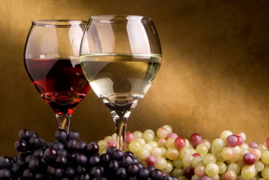 Beneficios para la salud del vino tinto y blanco