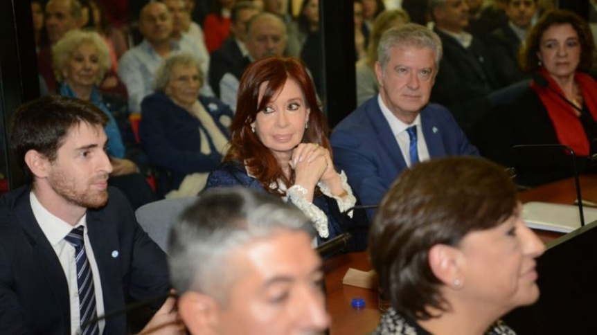Cristina Kirchner volver a faltar el lunes a jornada de juicio por la obra pblica