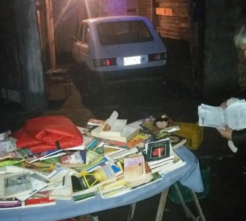 Adolescente rob un biblio mvil e intent vender los libros en Solano
