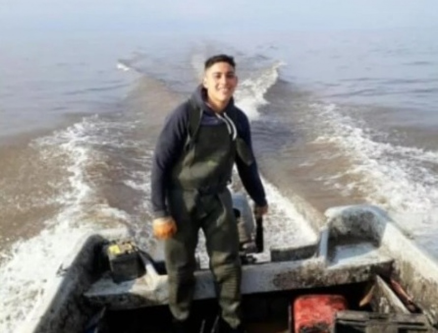 Encontraron el cuerpo de uno de los pescadores perdidos en el Ro de la Plata