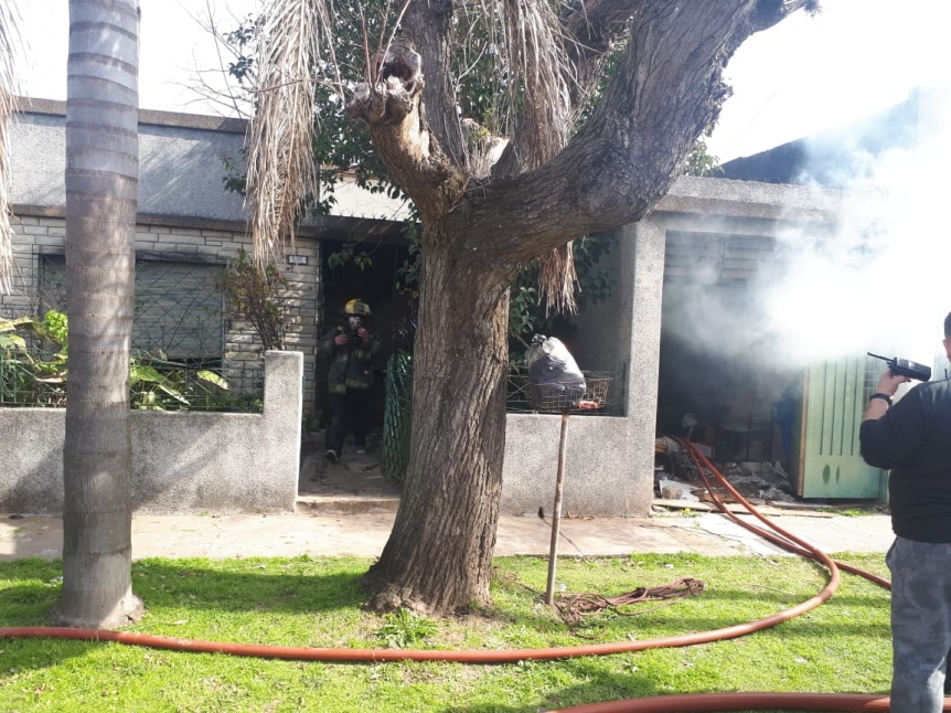 Quilmes: Salvaron a un nio y su abuela de morir en un incendio