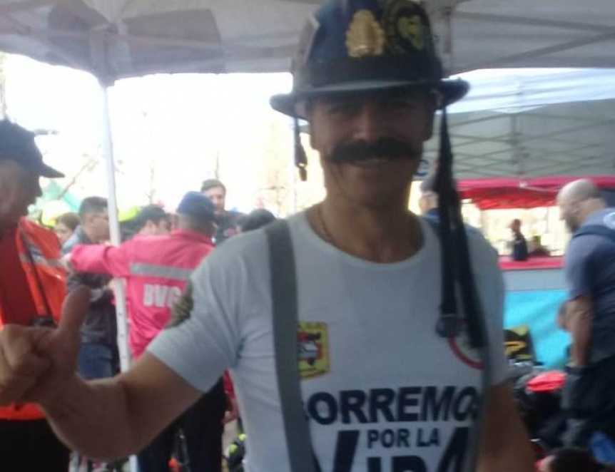 Bombero de Bernal premiado en competencia solidaria en Chile