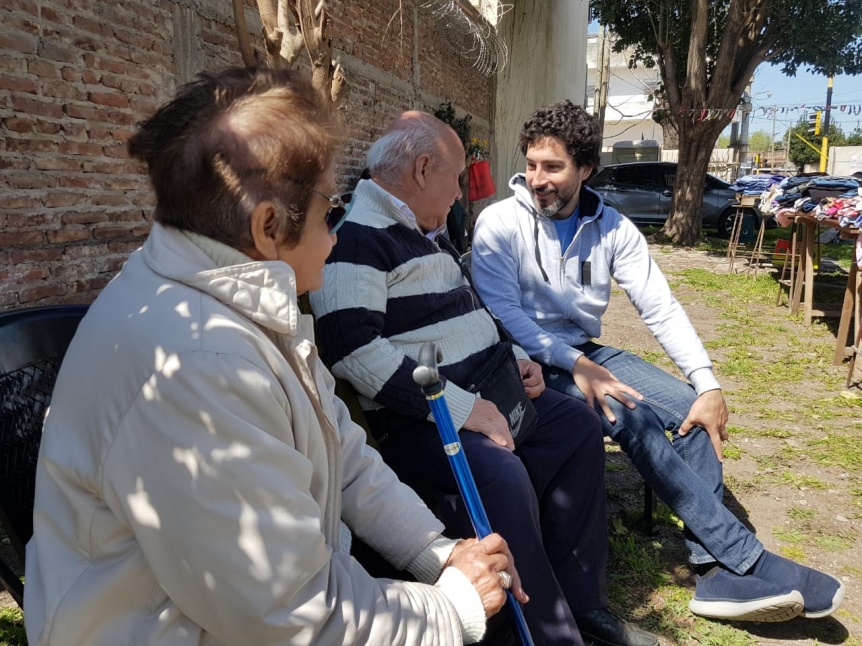 Juntos por el Cambio Varela: Alaniz visit un centro de jubilados