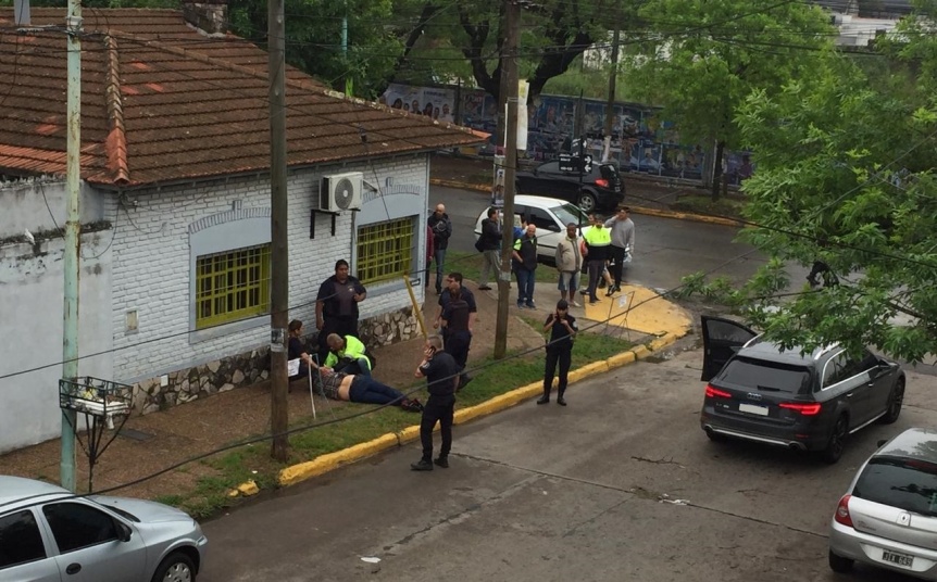 Asesinaron de tres tiros a financista en la esquina de la Municipalidad de Quilmes