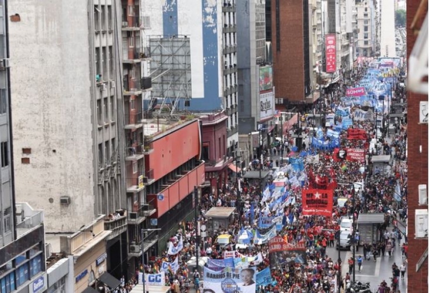 Masiva concentracin en Buenos Aires en apoyo a Evo Morales