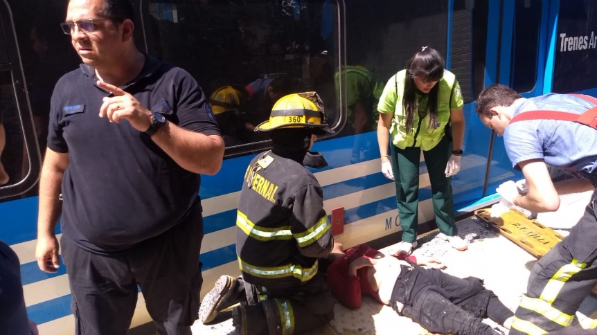 Bernal: Dos mujeres fueron atropelladas por el tren pero salvaron sus vidas