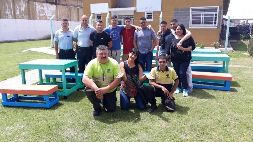 Internos de una crcel de Varela donaron mobiliario a comedor comunitario de Quilmes