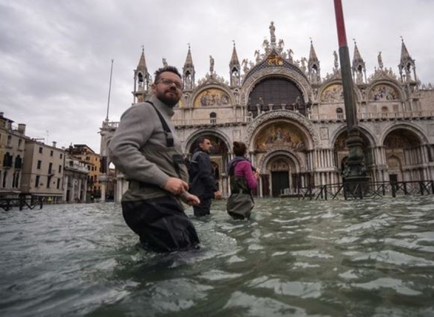 Cierran la plaza de San Marcos de Venecia por una nueva inundacin