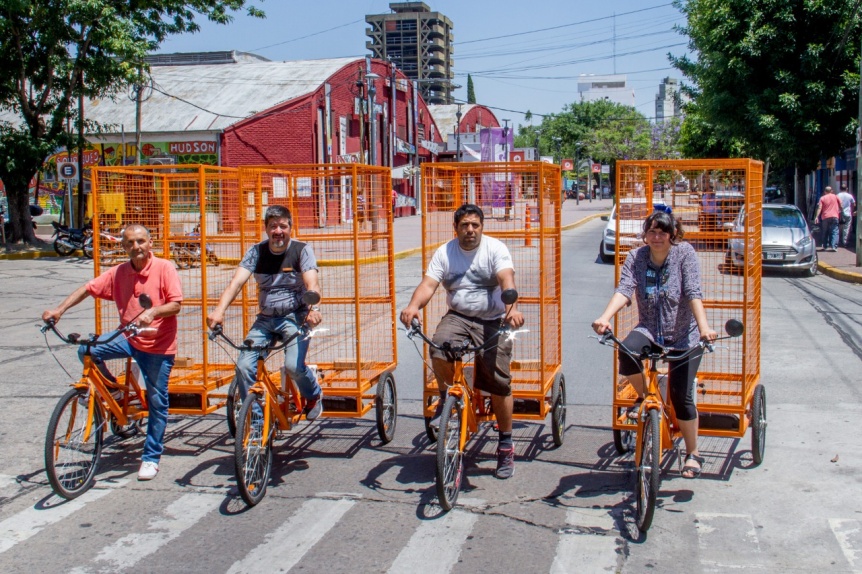 Berazategui: Reemplazan carros tirados por caballos por bicis el�ctricas