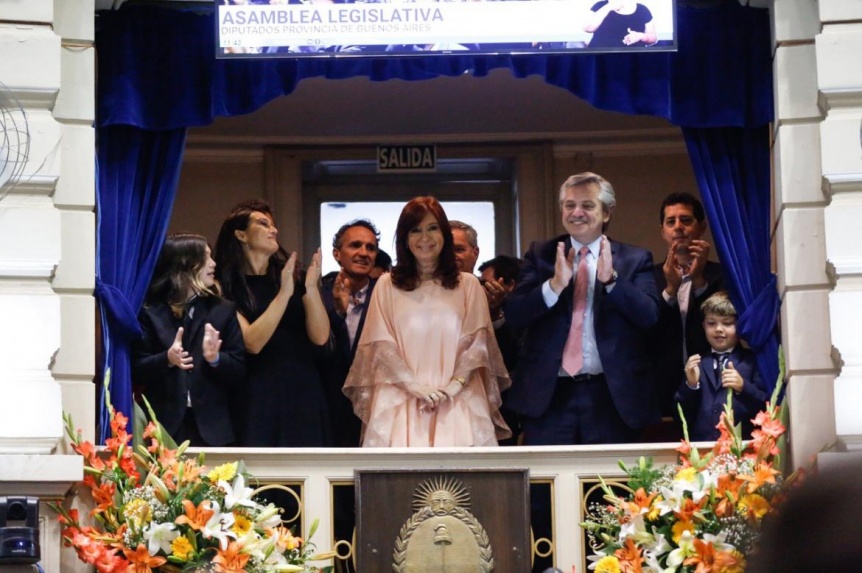 Alberto Fernndez y Cristina Kirchner, presentes en la asuncin de Axel Kicillof