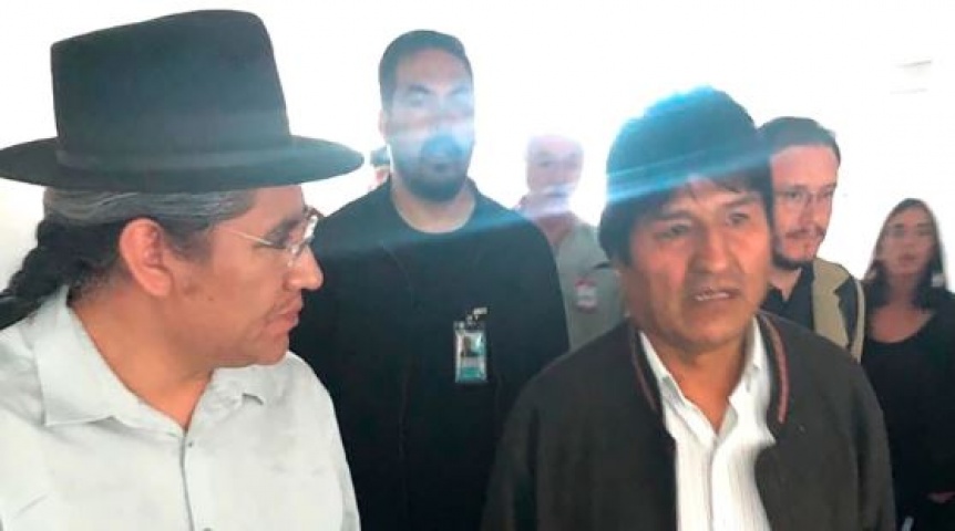 Evo Morales est en la Argentina y se queda como 