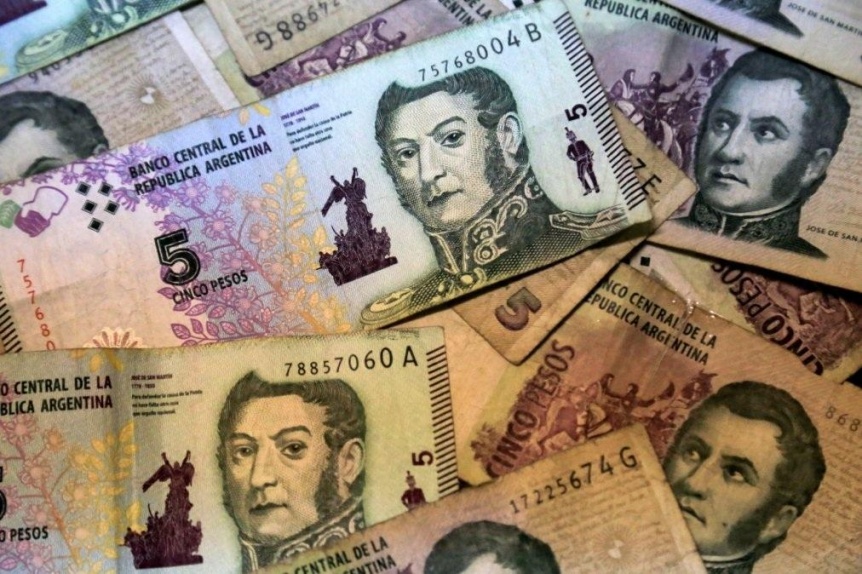 Extienden por un mes la validez del billete de 5 pesos