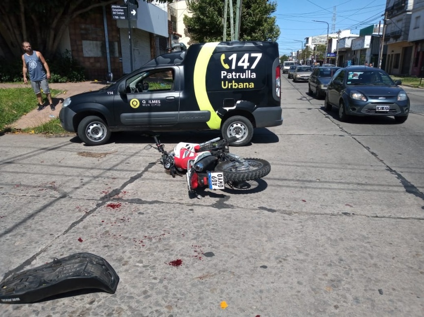 Motociclista herido al chocar con un vehculo que luego se dio a la fuga