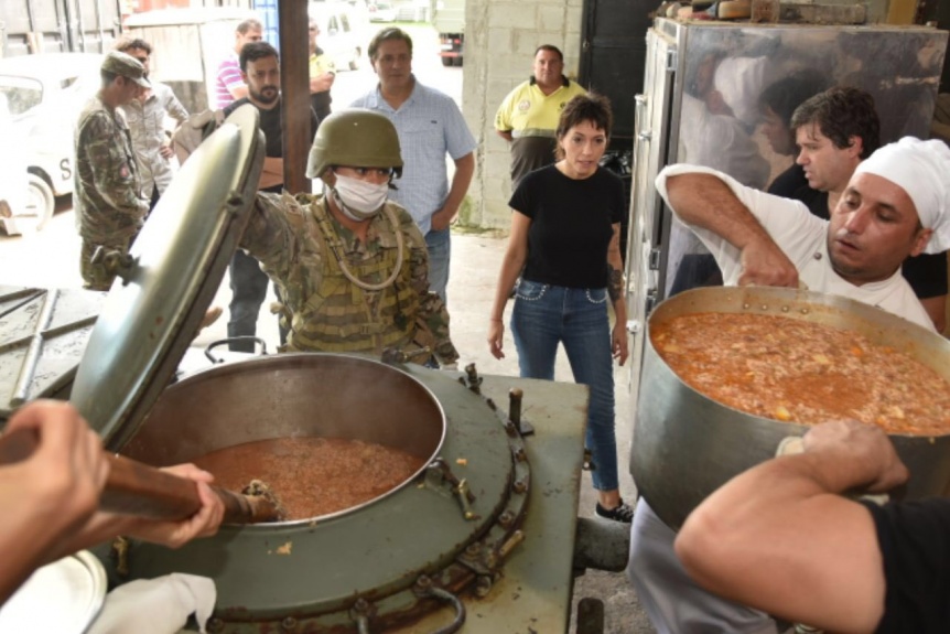 Mendoza recorri la base donde se elabora comida para Puntos Solidarios