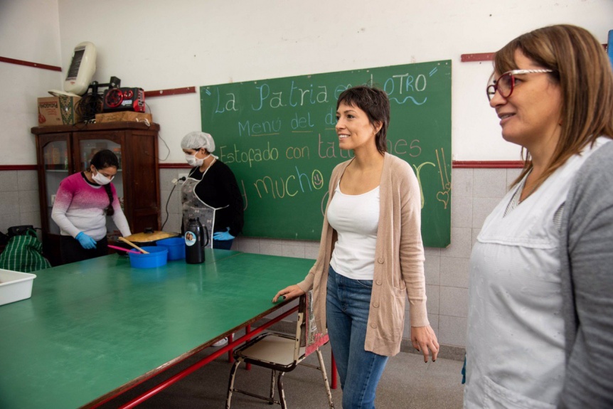 Mendoza recorri el Punto Solidario que funciona en la Escuela Primaria N 28