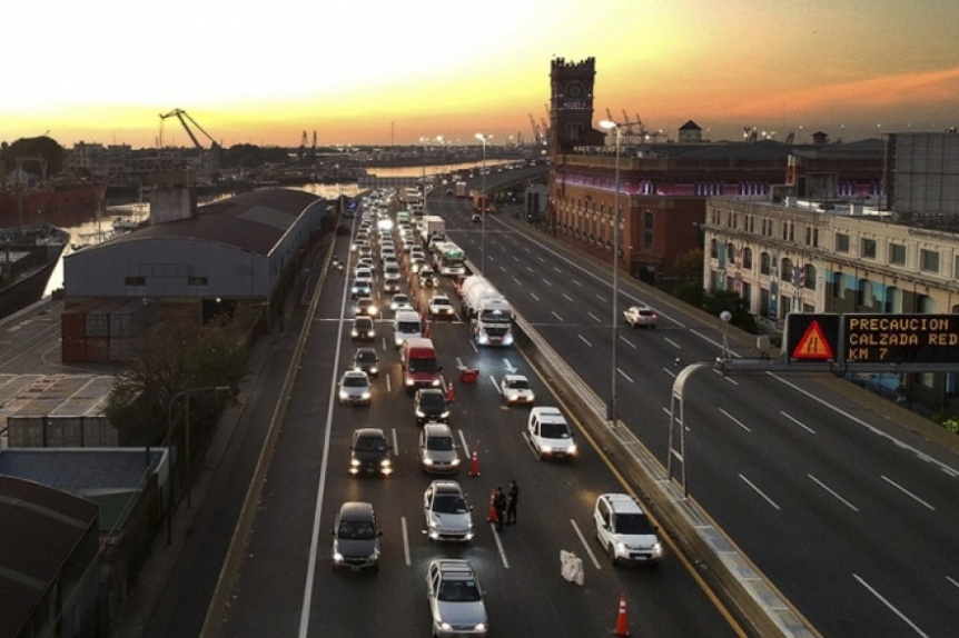 Bloquean 27 accesos a la Ciudad de Buenos Aires y endurecen los controles