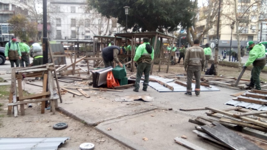 Desmantelan la feria de la estacin de Quilmes y remodelarn la plaza