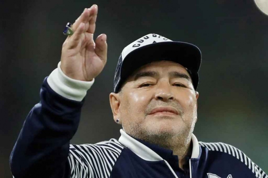 Muri Diego Armando Maradona por un infarto masivo