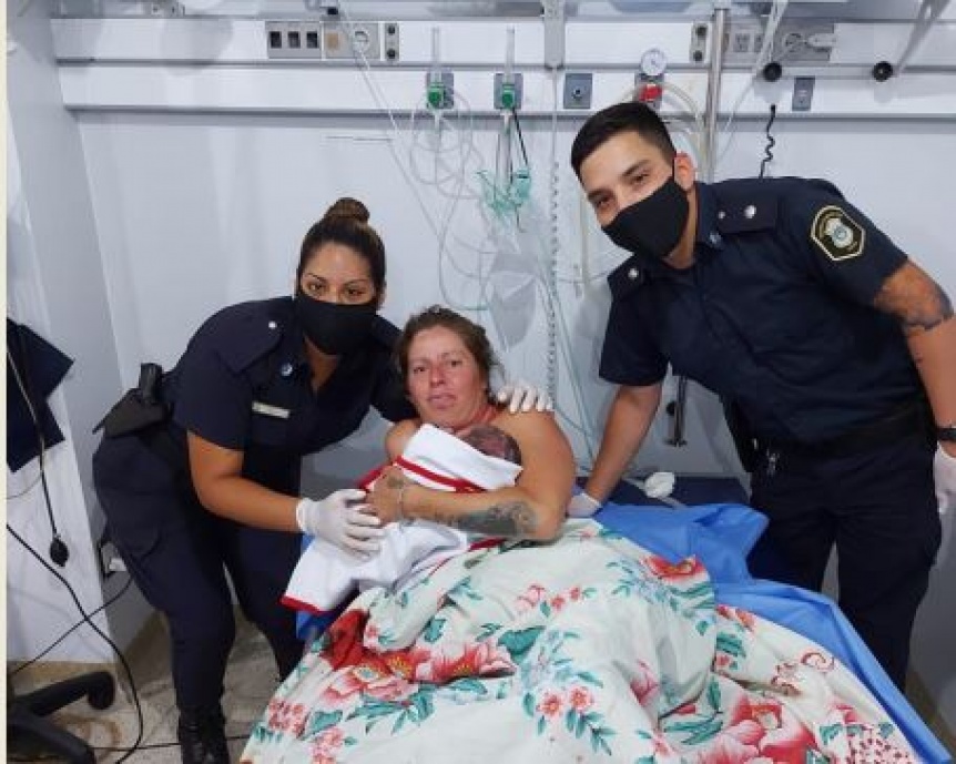 Policas parteros recibieron un beb en Quilmes Oeste